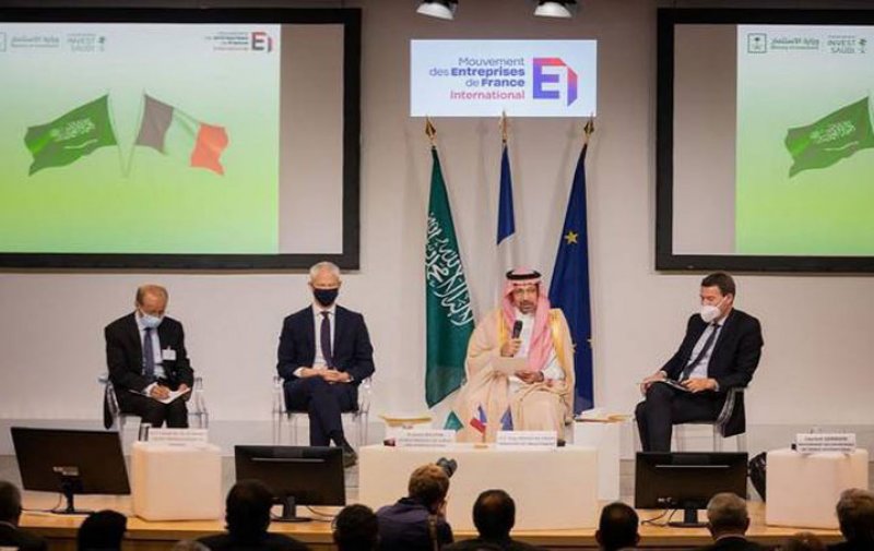السعودية وفرنسا توقعان مذكرتي تفاهم لتعزيز التعاون في قطاع النقل