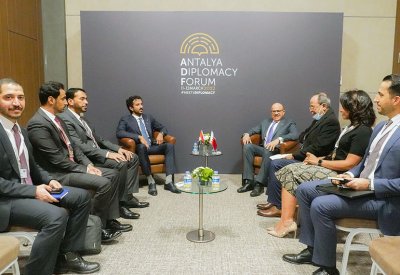 وزير الخارجية يجتمع مع وزير الاقتصاد بدولة الإمارات العربية المتحدة