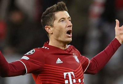 ليفاندوفسكي يتفوق أوروبيًا على ميسي ورونالدو