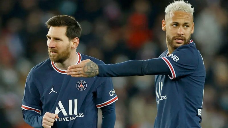 لاعب باريس يهاجم ميسي ونيمار ويصفهما بـ "المرتزقة"