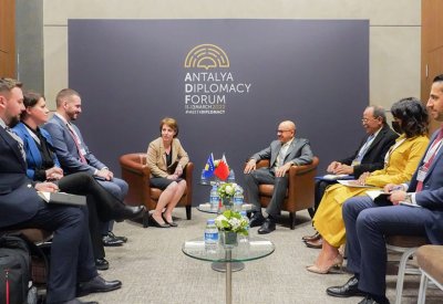 وزير الخارجية يجتمع مع نائبة رئيس الوزراء وزيرة خارجية جمهورية كوسوفو