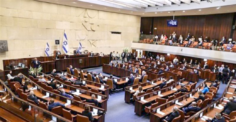 الكنيست يقر قانونا يمنع لم شمل الفلسطينيين