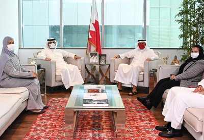 وزير الصناعة يجتمع بالرئيس التنفيذي للمجلس الأعلى للبيئة