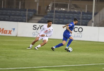 المحترف الحلاق يبقي المنامة في المنافسة