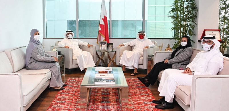 وزير الصناعة يجتمع بالرئيس التنفيذي للمجلس الأعلى للبيئة
