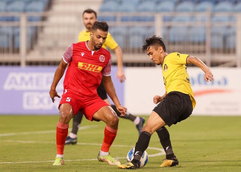 بالصور: موسيس يمنح المحرق نقاط الكلاسيكو البحريني