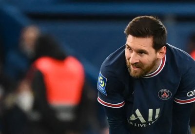 والد ميسي يتصل بلابورتا.. صيحات الاستهجان تعجل بـ"المفاجأة"