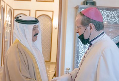 جلالة الملك يستقبل رئيس اساقفة الكنيسة الإنجليكانية في ابرشية قبرص والخليج