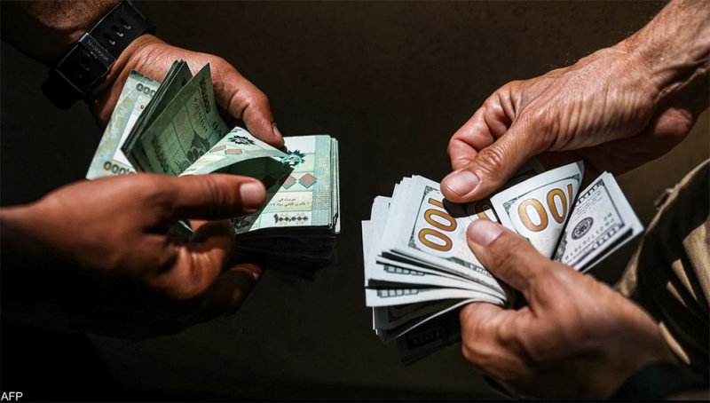 تذبذب وعدم استقرار.. حرب أوكرانيا "تربك الدولار" في لبنان