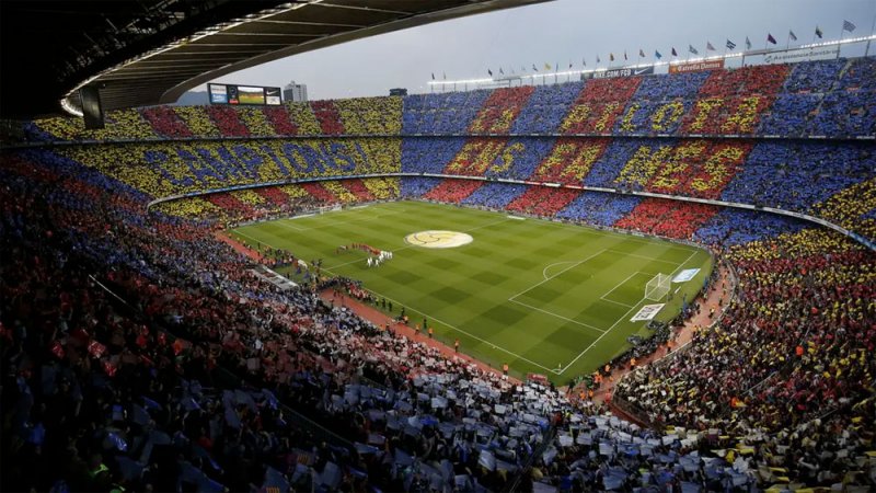 برشلونة يعلن تغيير اسم ملعبه