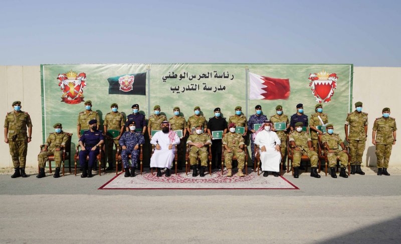 مدير أركان الحرس الوطني يرعى حفل تخريج إحدى الدورات التأسيسية للضباط