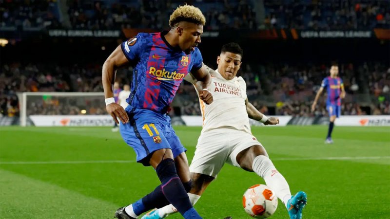 الدوري الأوروبي: رحلة حذرة لبرشلونة إلى اسطنبول