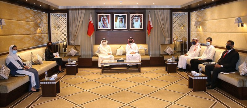 المؤيد يستقبل الرئيس التنفيذي لمركز الاتصال الوطني ويبحث معه التعاون الإعلامي