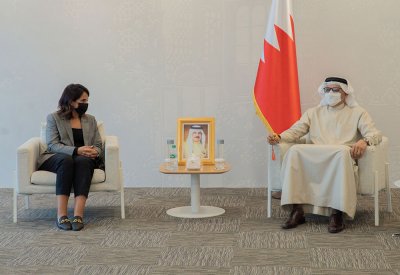 وزير الخارجية يقوم بزيارة لأكاديمية محمد بن مبارك آل خليفة للدراسات الدبلوماسية