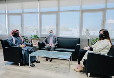 المدير العام لشئون المدارس يستقبل الرئيس التنفيذي لـ"بوليتكنك البحرين"