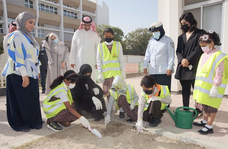 أمانة العاصمة تقيم فعالية أسبوع الشجرة في مدرسة بيت الحكمة
