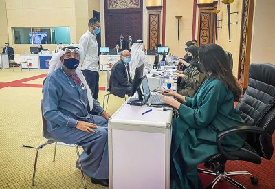 رئيس قائمة "تجار 22" سمير ناس يدلي بصوته في انتخابات بيت التجار