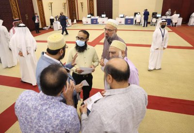 بالصور:  تجار من الجاليات الاجنبية تشارك في انتخابات غرفة تجارة وصناعة البحرين