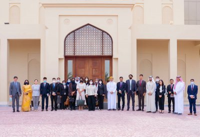 المشاركون في برنامج (ضيافة) يزورون المجلس الأعلى للمرأة