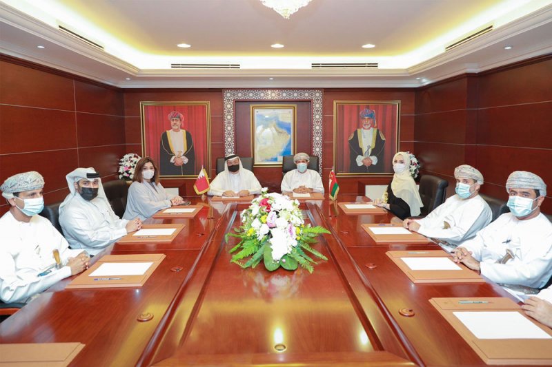 "عيسى الثقافي" يبحث التعاون في مجالات حفظ الوثائق والمخطوطات التاريخية في عُمان