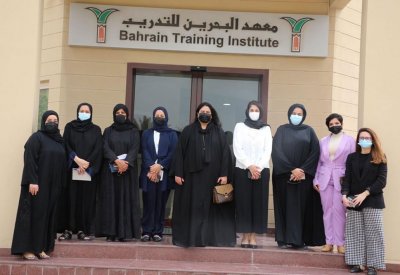 أمين عام "التعليم العالي" تتفقد مرافق ومنشئات "البحرين للتدريب"