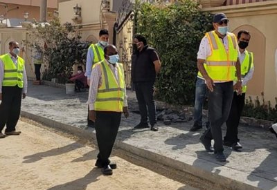 الوكيل المساعد للطرق يتفقد مشروعي تطوير طرق بمجمعي 917 و913 في الرفاع