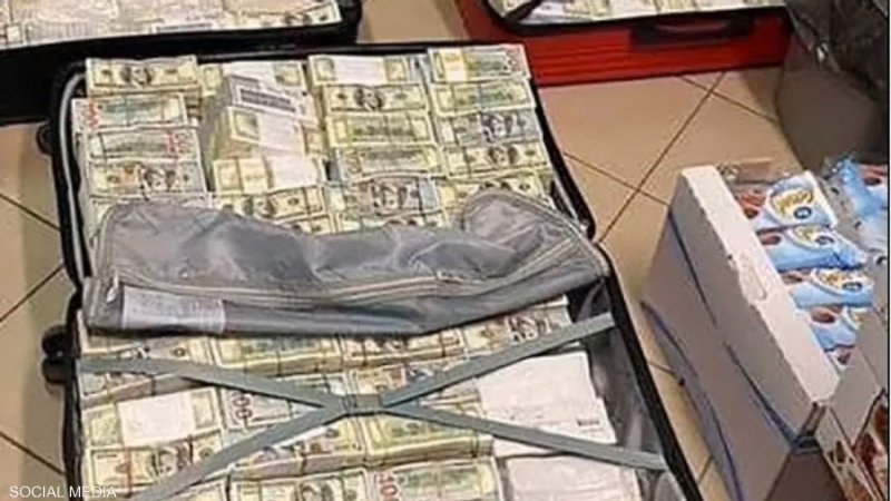بالصورة: لاجئة أوكرانية من نوع مختلف.. معها ملايين الدولارات نقدا