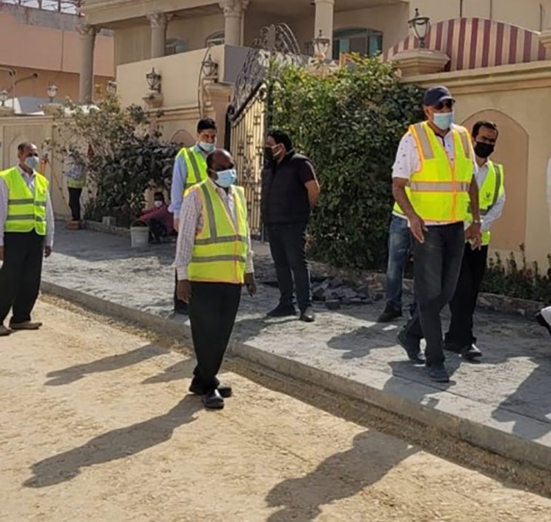 الوكيل المساعد للطرق يتفقد مشروعي تطوير طرق بمجمعي 917 و913 في الرفاع