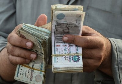 رفع الفائدة وانخفاض الجنيه.. لماذا حدث ما حدث في مصر؟