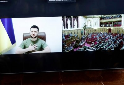 زيلينسكي لفرنسا: الدمار في ماريوبول يذكرنا بالحرب العالمية