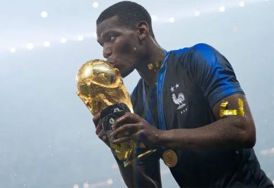بوغبا يفجر مفاجأة: ميداليتي الخاصة بكأس العالم سرقت