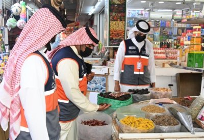 بالصور: وزارة الصناعة تكثّف الرقابة على الأسواق ومنافذ بيع المواد الغذائية