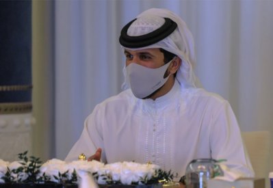 ناصر بن حمد يطلع على نتائج (برنامج فرص)