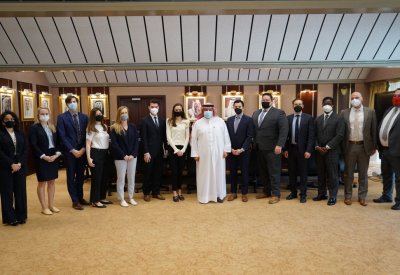 وزير العدل يستقبل وفدًا من موظفي النواب والشيوخ بالولايات المتحدة الأمريكية