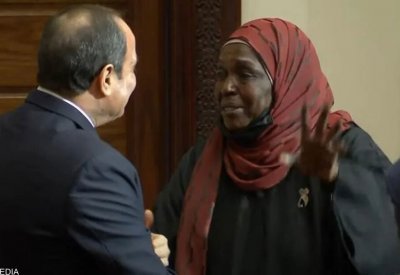 كرّمها السيسي.. قصة "مكة الأسوانية" أقدم رائدة ريفية بمصر