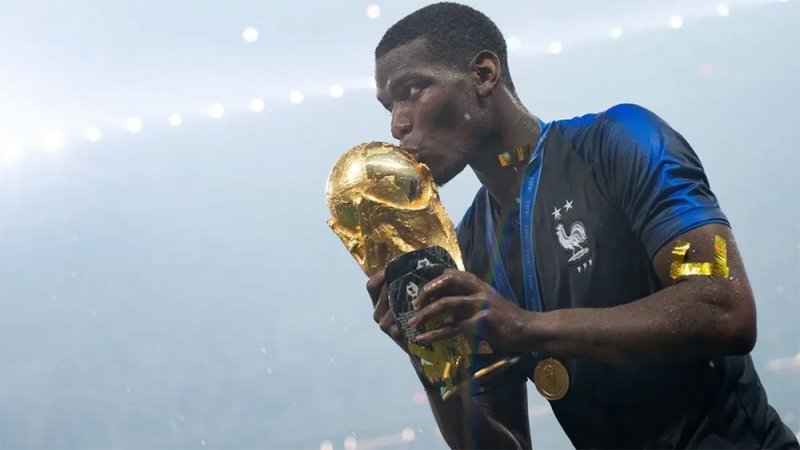 بوغبا يفجر مفاجأة: ميداليتي الخاصة بكأس العالم سرقت