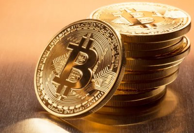 سعر "بيتكوين" يقفز إلى 44 ألف دولار.. و"إيثيريوم" ترتفع 3.4%