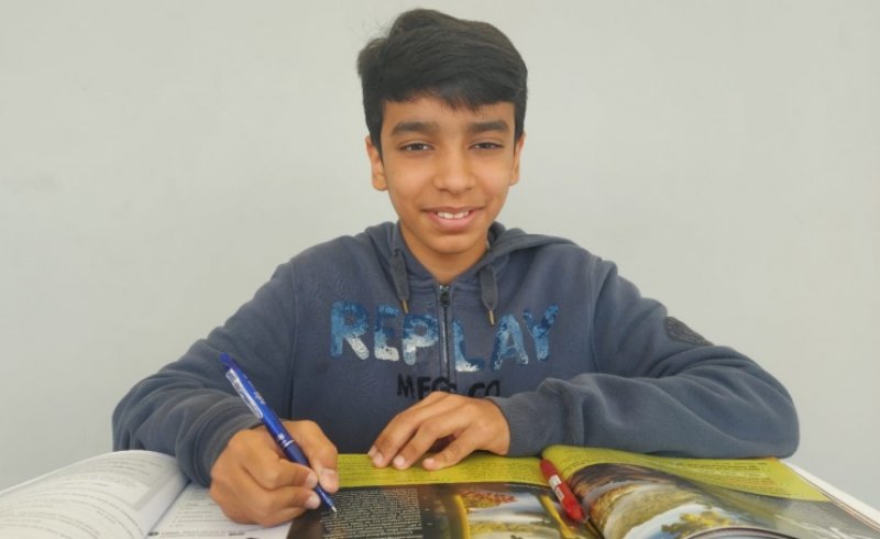 بالتفاصيل: طالب يحصد جائزة خليجية في التفوق