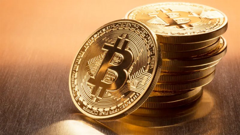 سعر "بيتكوين" يقفز إلى 44 ألف دولار.. و"إيثيريوم" ترتفع 3.4%