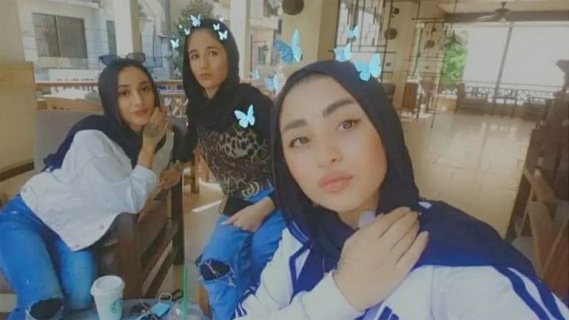 بالصور: العثور على جثث أم وبناتها