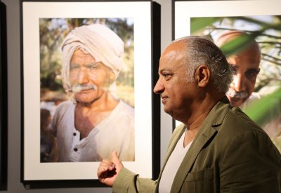 بالصور: المحروس يطلق بستان الأحجار الكريمة