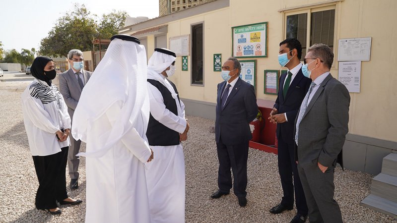 وزير الأشغال ورئيس مجلس أمناء "بوليتكنك البحرين" يتفقدان العمل في توسعة حرم الكلية