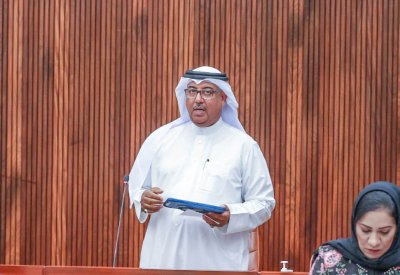 خلف للدمستاني: الحكومة مهتمة بجميع القرى والمدن بلا استثناء