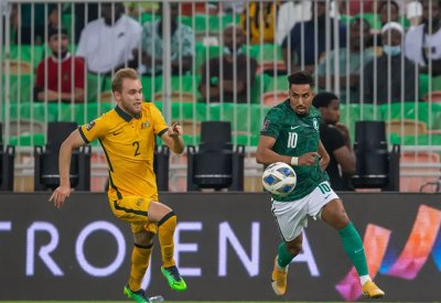 السعودية تهزم أستراليا وتنال الصدارة