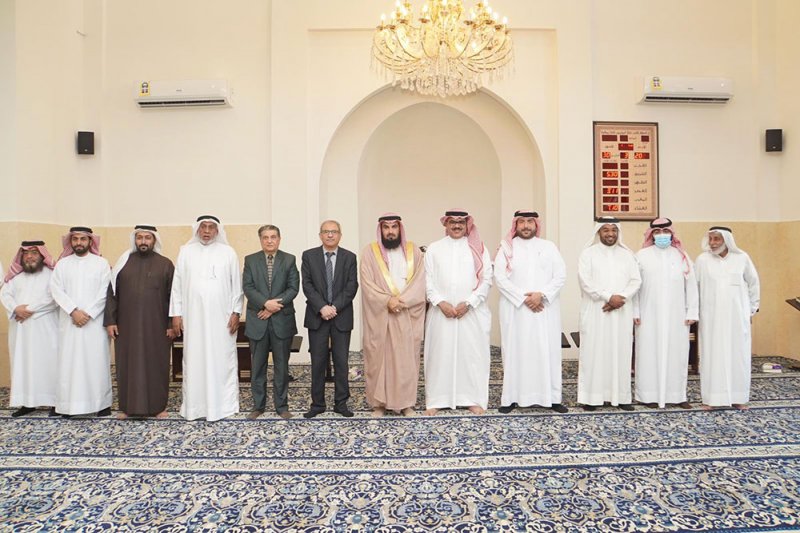 الهاجري يفتتح مسجد العزيز بمدينة حمد