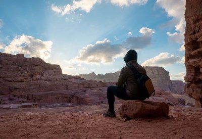 قلبي اطمأن يفتح ملف مشكلات التعليم وحلوله في الوطن العربي