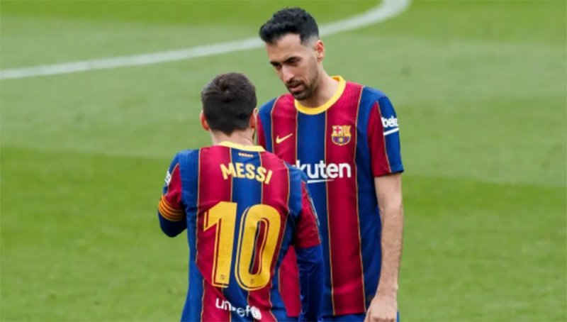 بوسكيتس: صُدمنا برحيل ميسي.. لكن عودته صعبة