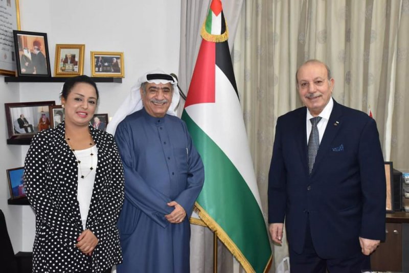 السفير الفلسطيني يلتقي بالشاعر الأنصاري والمطربة الرابعي