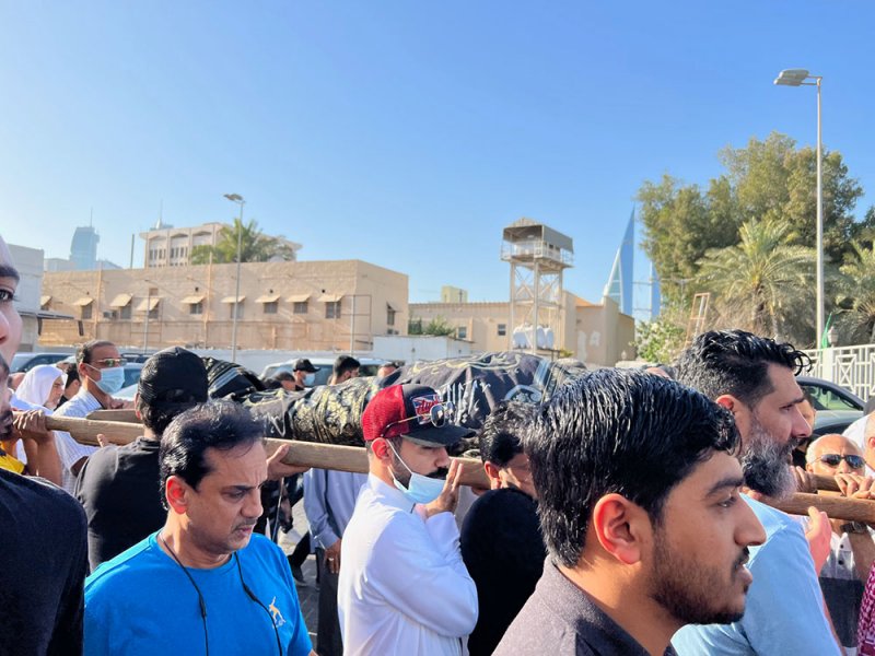 بالصور.. جموع غفيرة تشيع الأهلاوي أحمد العلوي لمثواه الأخير