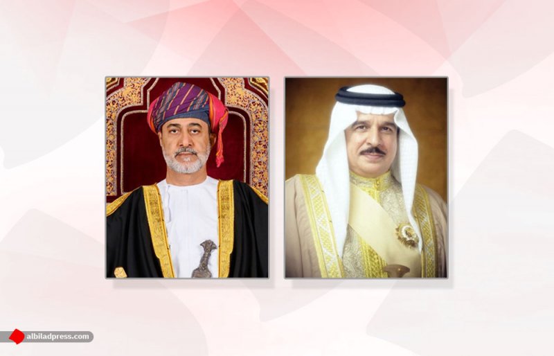 اتصال هاتفي بين جلالة الملك المفدى و سلطان عمان